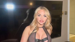 Emilie Rae – Couch Fuck After Masturbate