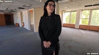 Real Rencontre – Realtor Fucked in Anal by Fake Clients