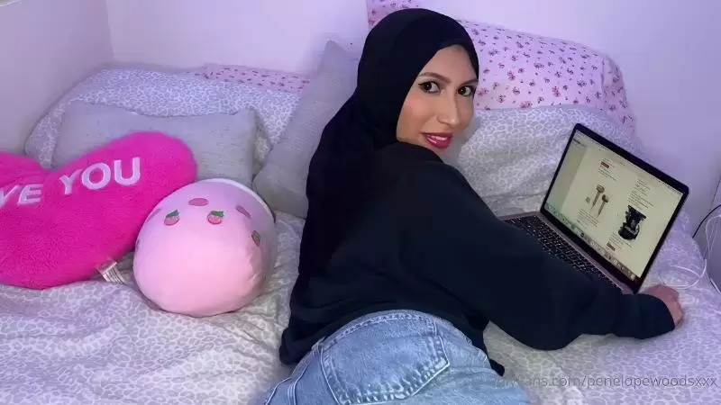Penelope Woods – Hijab Stepsister Anal POV