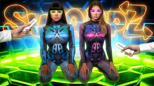 SisSwap: Robo-Stepsis – Beca Barbie & Della Cate