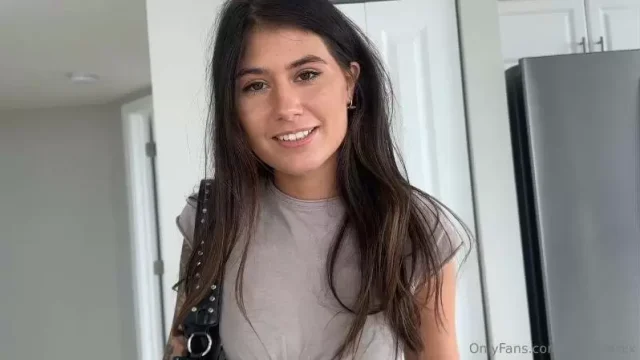 Charlotte Mae – The Girlfriend Experience
