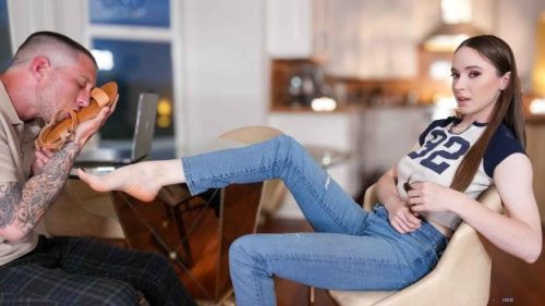 LoveHerFeet: Rewarding Him – Hazel Moore