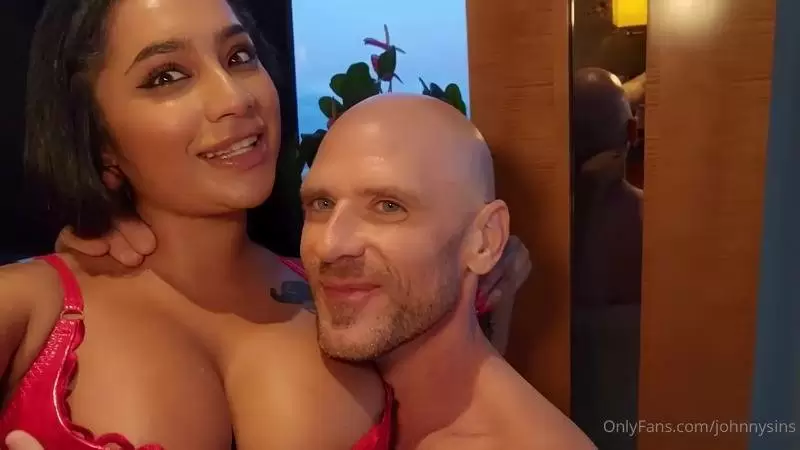 Yasmina Khan – New Sextape with Johnny Sins