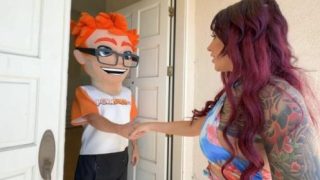 PornDudeCasting: Luna Legend Gets Inked by Porn Dude