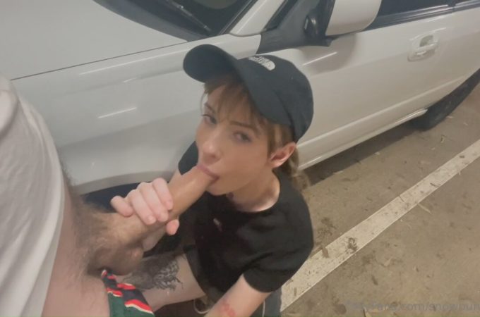 Snow Bunni – Parking Lot Sextape Video Leaked