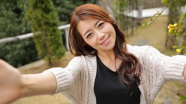 JapanHDV – Public Naughtiness With Horny Idol Maki Hojo