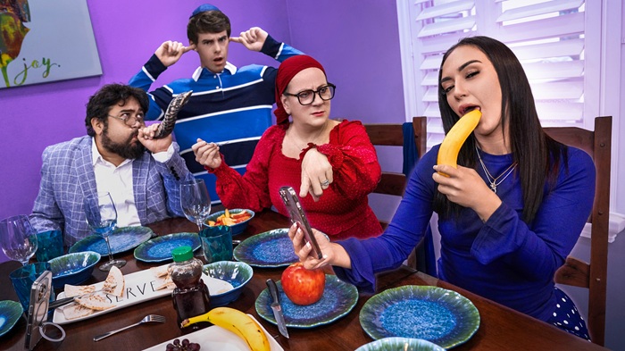 FreeUseFantasy: It’s a Holiday for Fuck’s Sake! Don’t Use Your Phone When Your Family is Fucking You – Lily Jordan